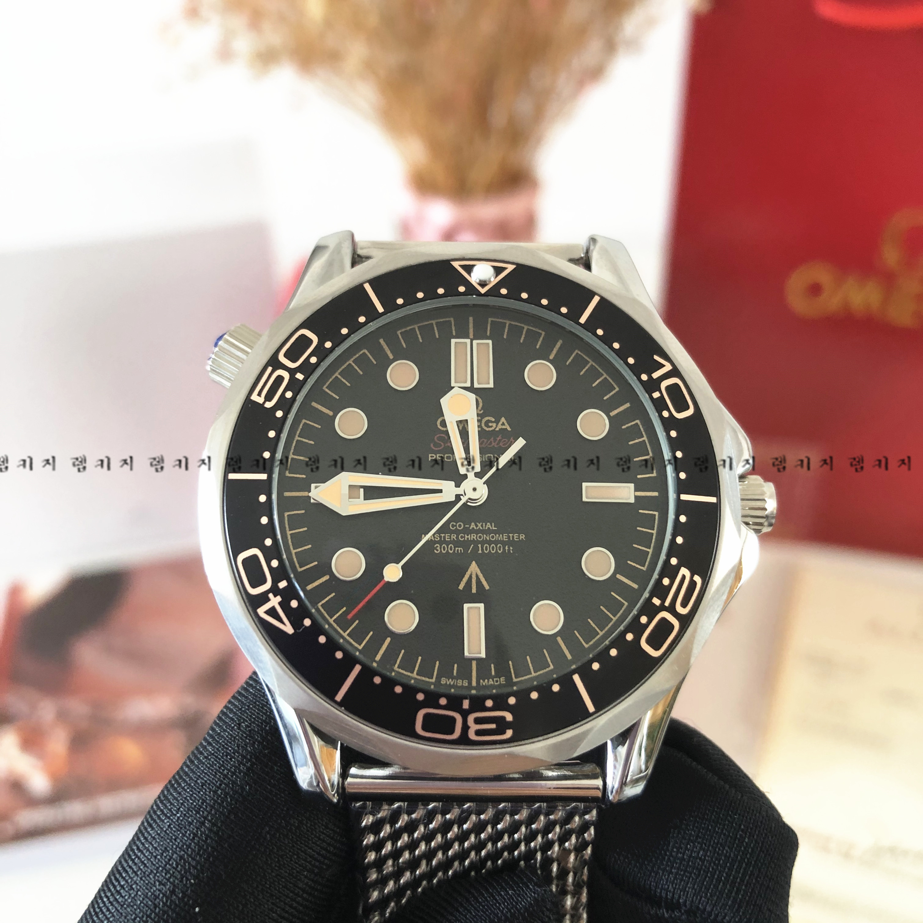 오메가 씨마스터 007에디션 메쉬스트랩 시계